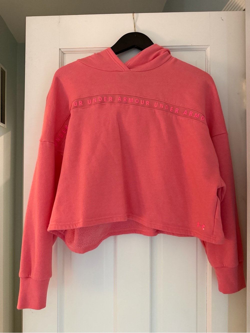 Under Armour Women's Coral Pink Cropped Hoodie Sweatshirt